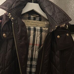 Burberry mid length coat 
Size Small
